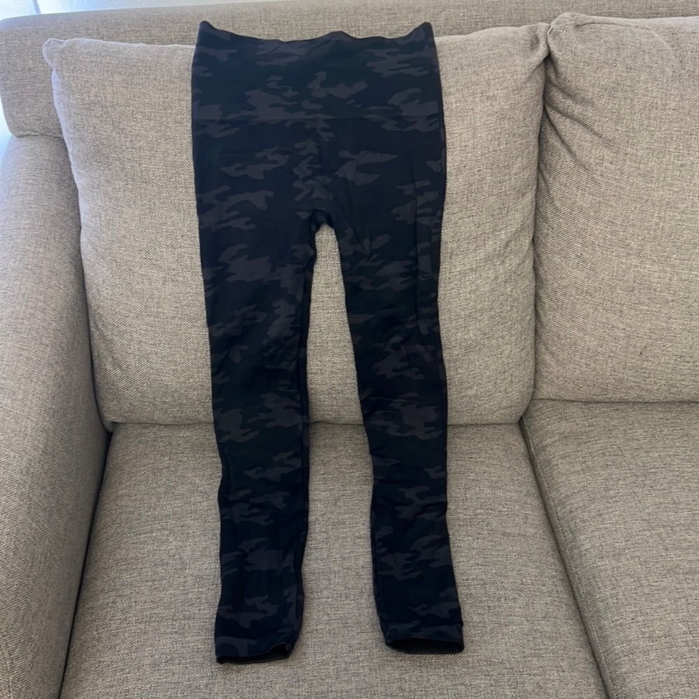 Spanx, high waisted camouflage patterned leggings